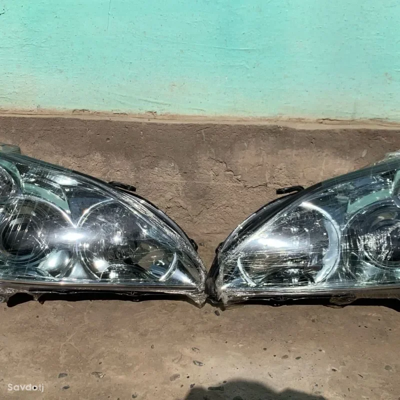 Передний фар на Lexus Rx 350