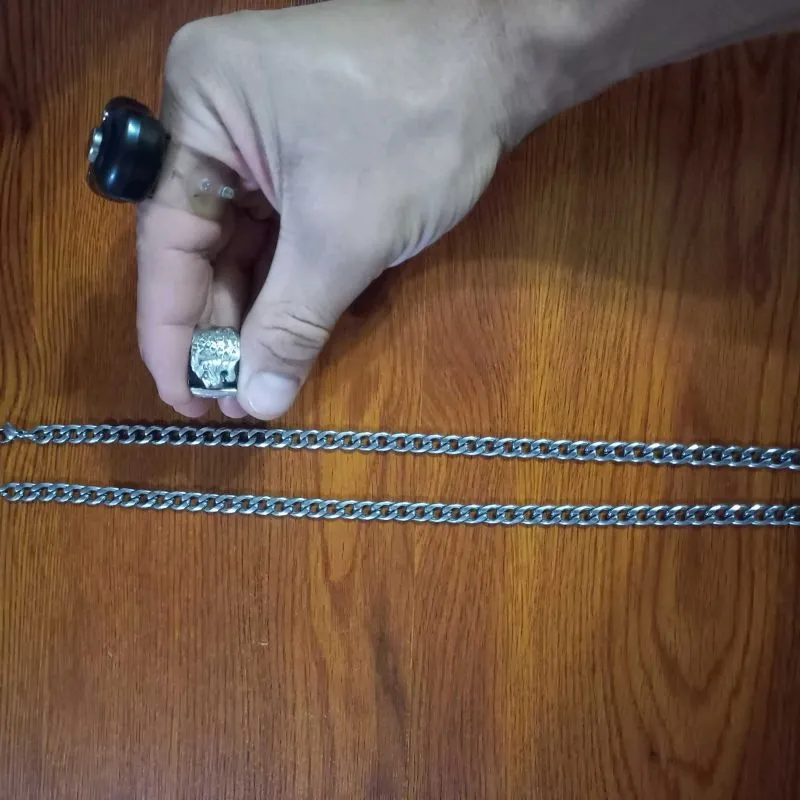 Серебреный кольцо