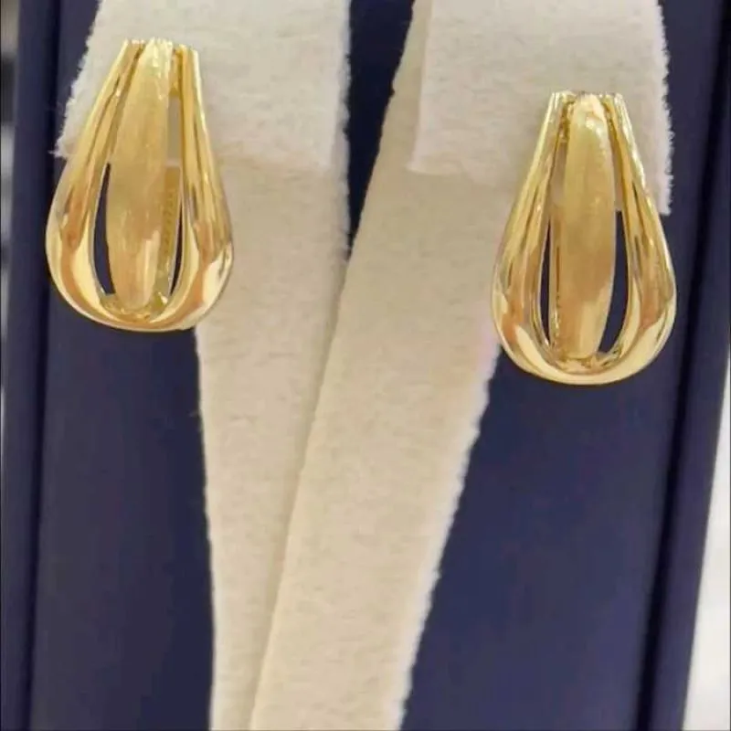 Золотые серьги