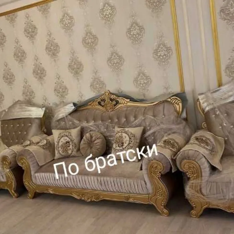 Диван с креслами 