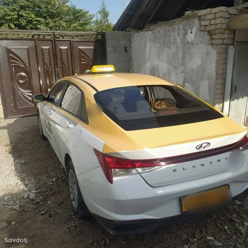 Hyundai Elantra 2022
