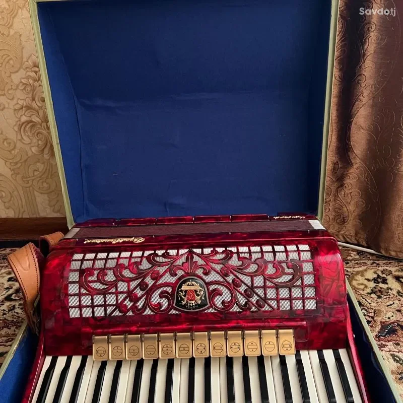 Аккордеон Royal Standart Montana 