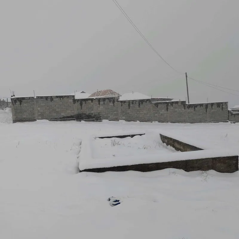 Постройка с земельным участком