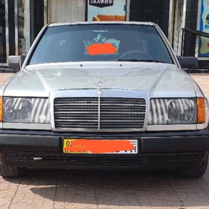 Лобовое стекло Mercedes Benz W124