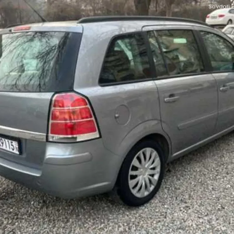 Лобовое стекло Opel Zafira B