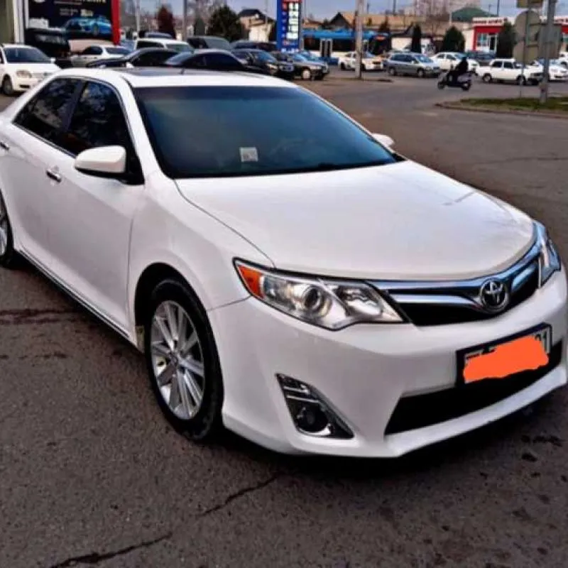 Лобовое стекло Toyota Camry 3