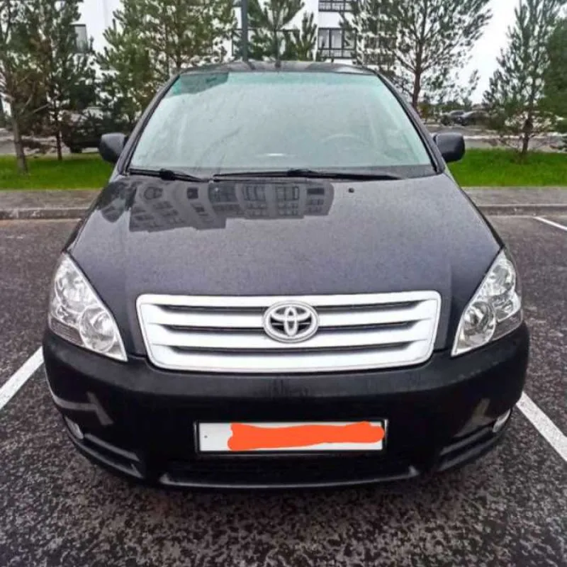 Лобовое стекло Toyota Avensis Verso 