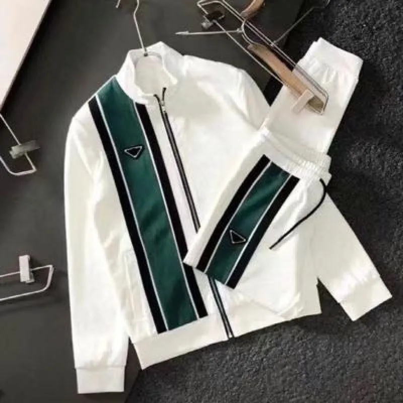 Двойка от PRADA