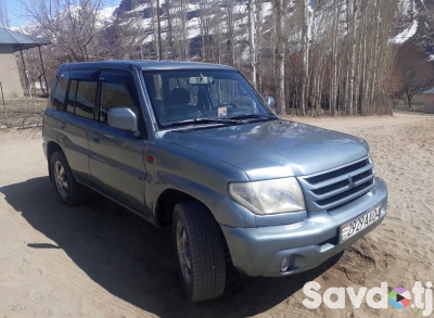 Mitsubishi Pajero io 2002