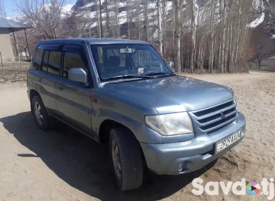 Mitsubishi Pajero io 2002