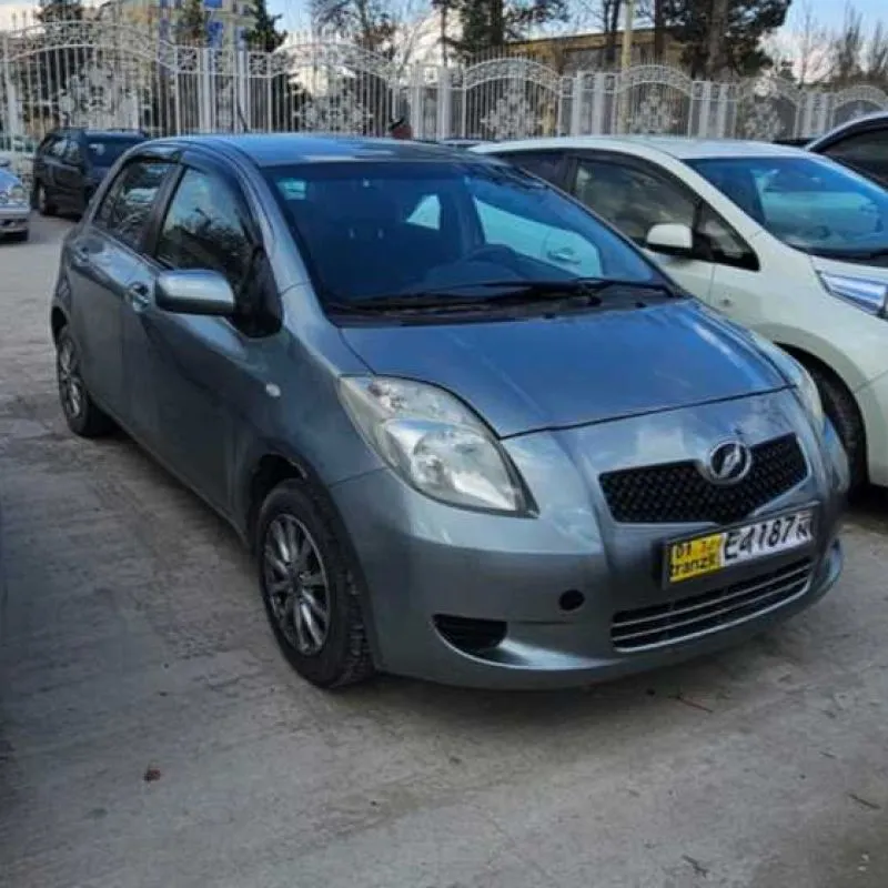 Лобовое стекло Toyota Yaris 2005-2010