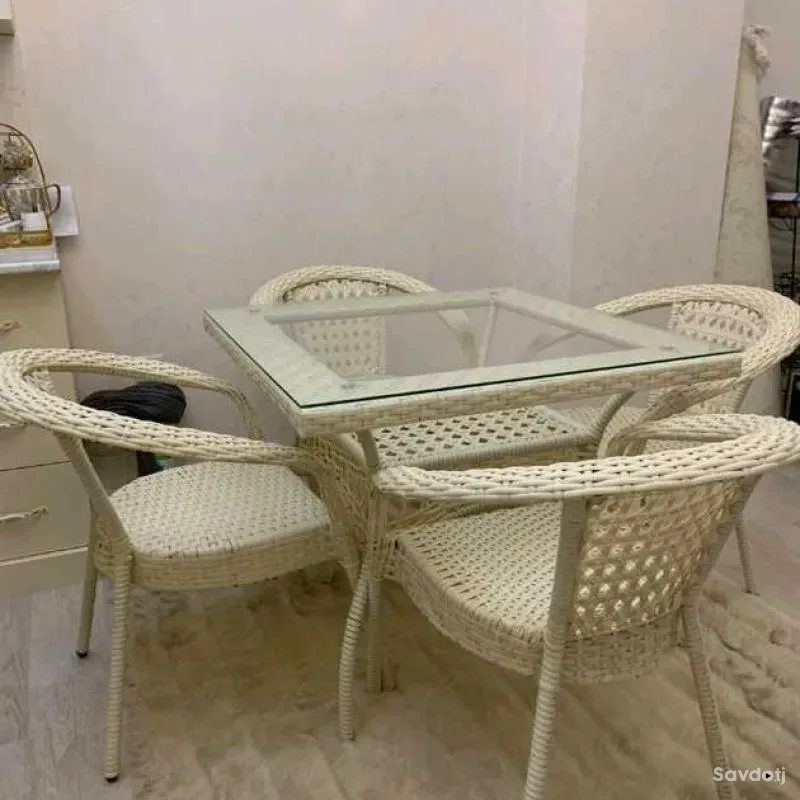 Стол стуля плитион