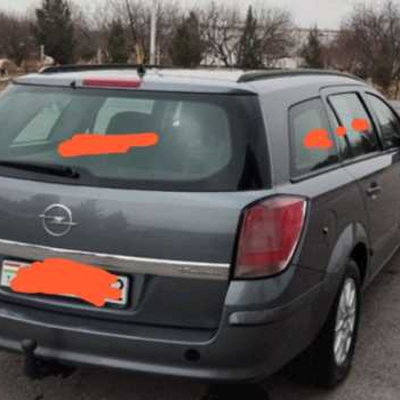 Стекло дверей Opel Astra H