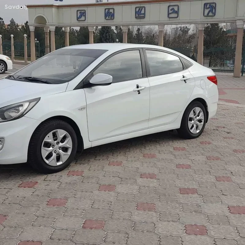 Hyundai Solaris 2013