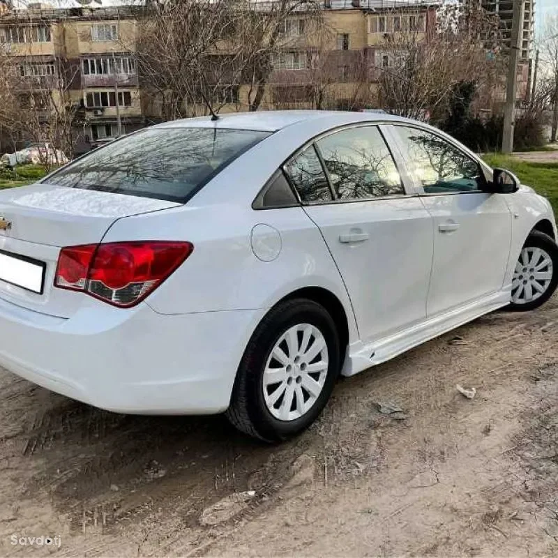Chevrolet Cruze 2010 — миниатюра 3