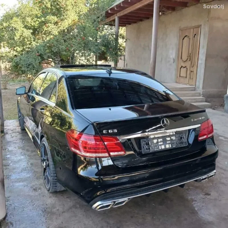 Mercedes-benz E class 2010