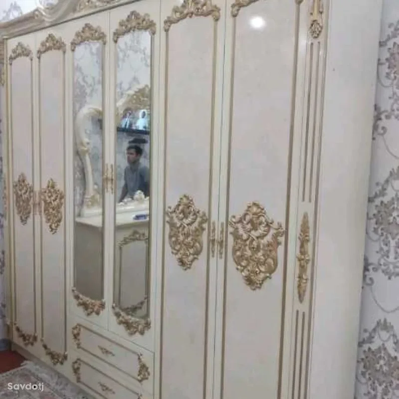 Спальный гарнитур 