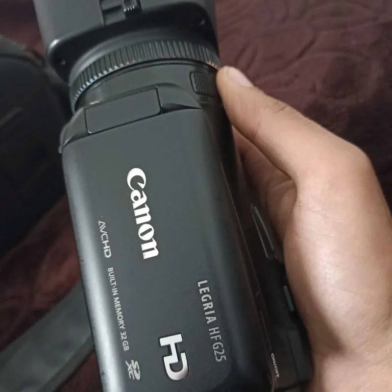 Видео камера canon g25