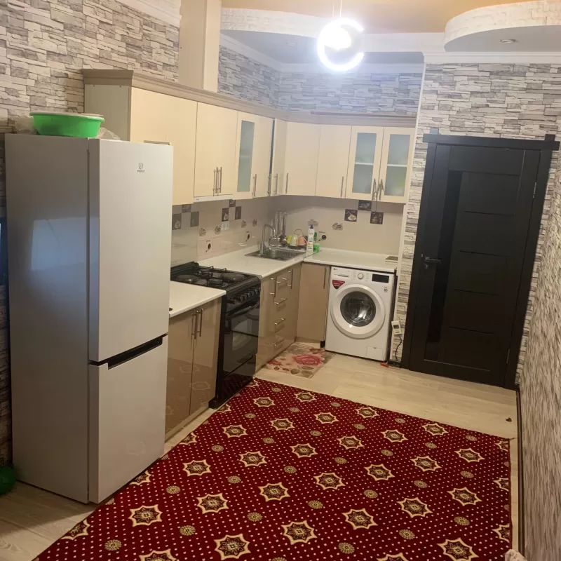 2-к квартира, 3 этаж, 73 м², центр