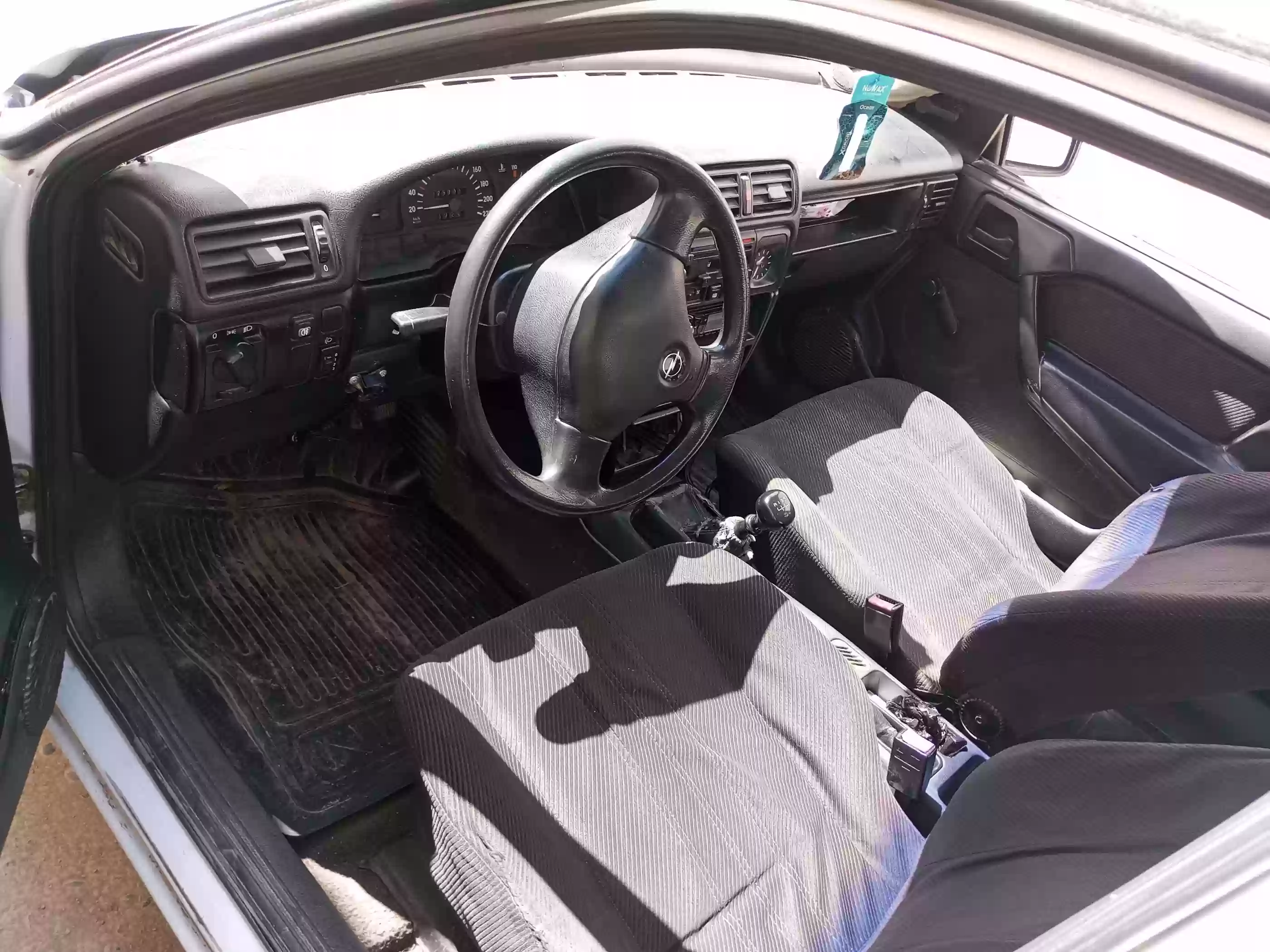 Opel Vectra a 1992 — миниатюра 3