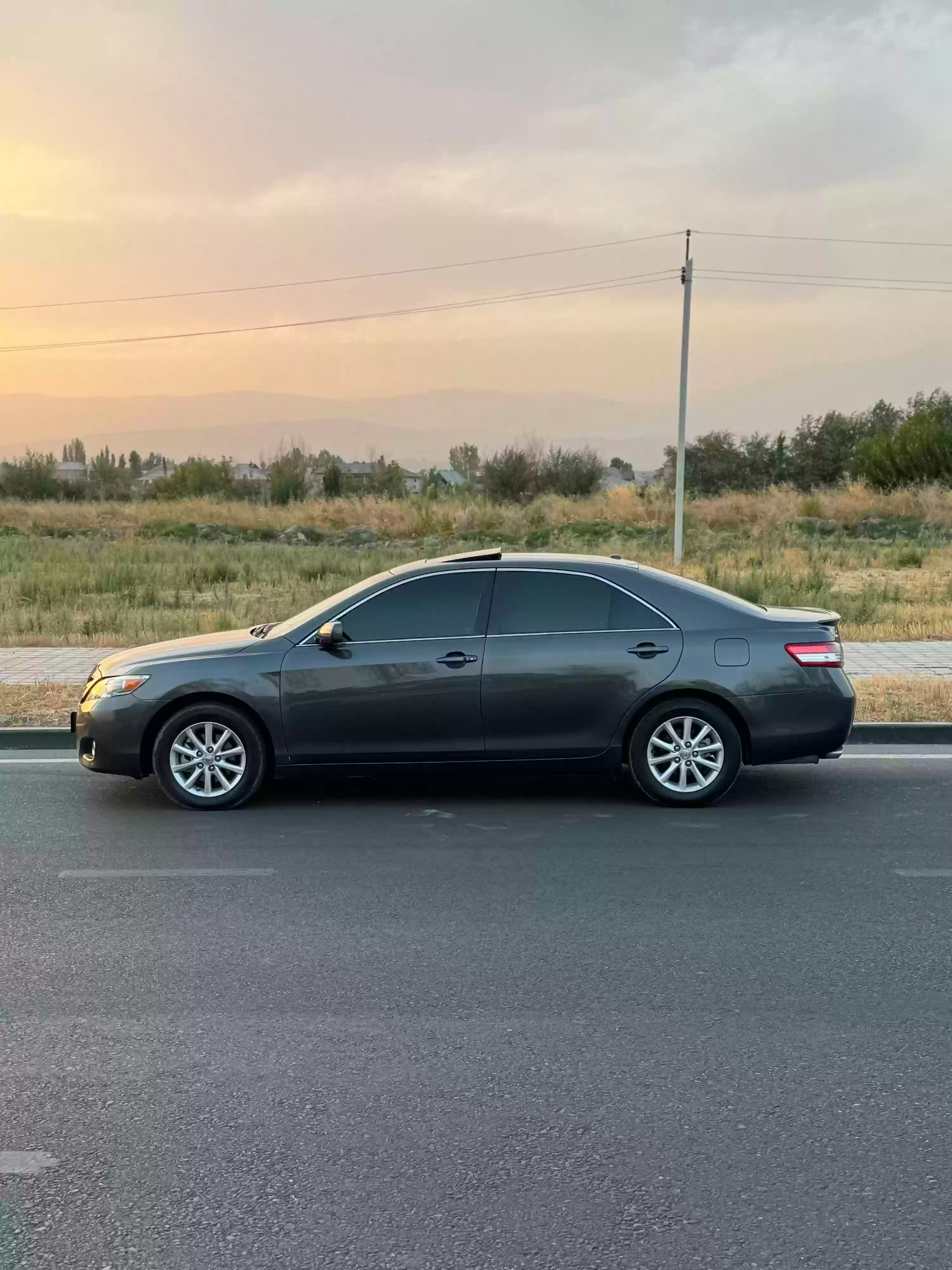 Toyota Camry 2011 — миниатюра 3