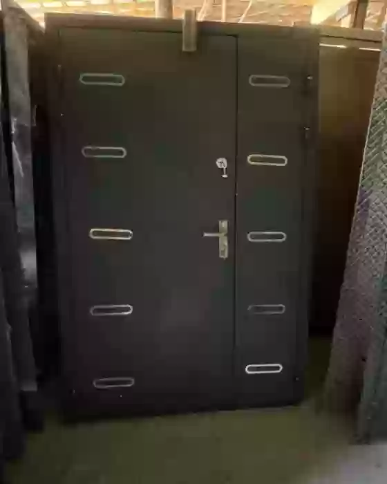 Входная дверь 