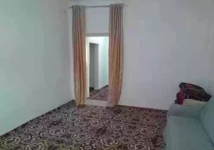 3-к квартира, 1 этаж, 80 м², Қайроққум шаҳраки Гулистон