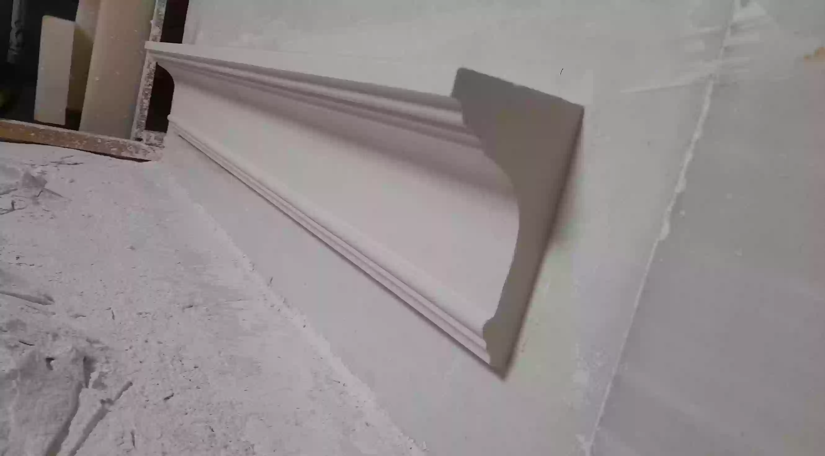 Лепка карниз бо нархи дастрас