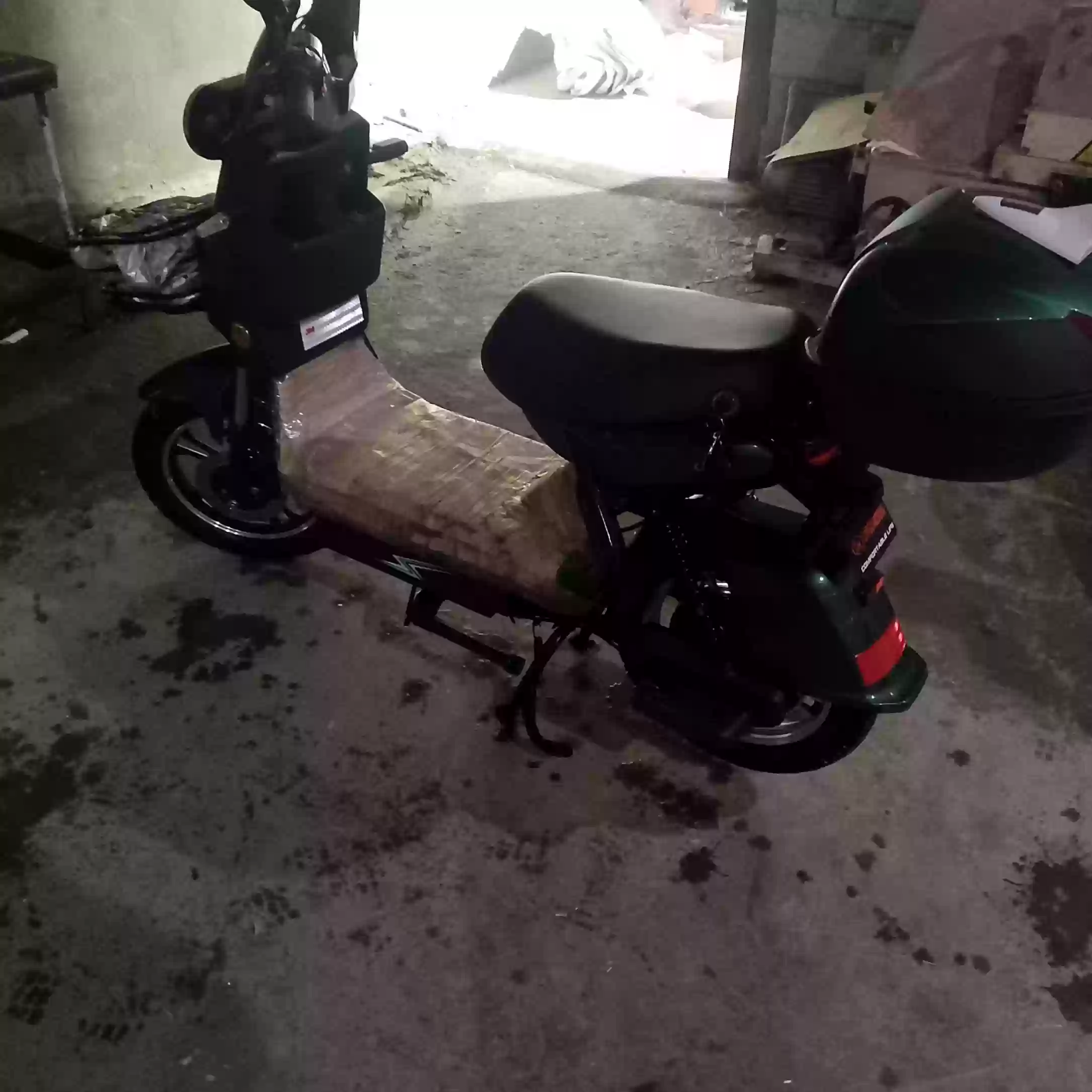 Электра скутер срочно фуруши карея дар холати хуб