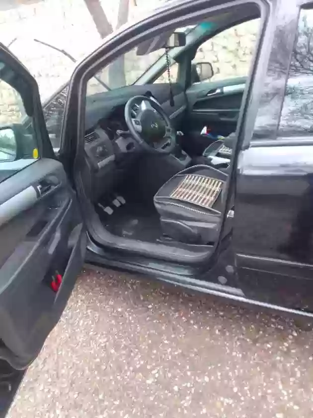 Opel Zafira 2009 — миниатюра 8