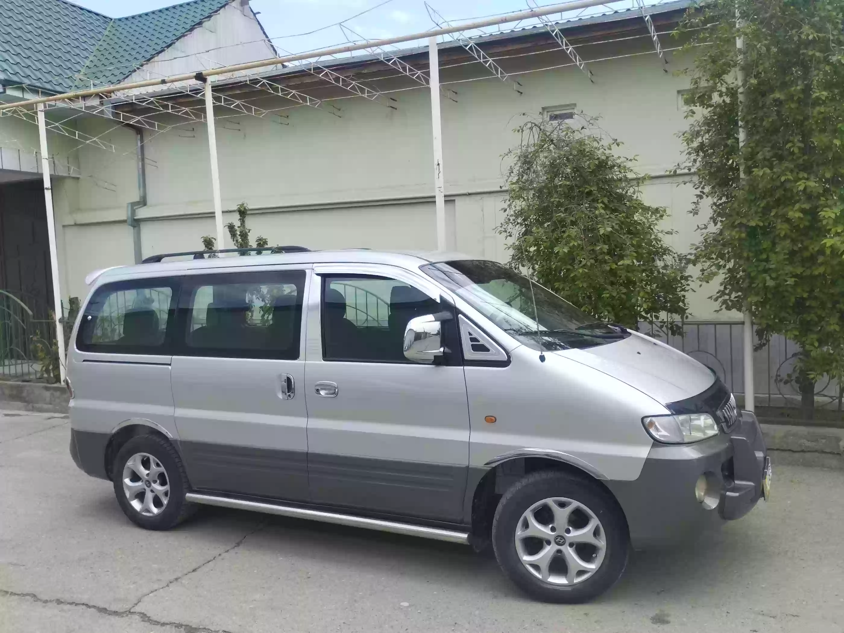 Hyundai Starex 2002