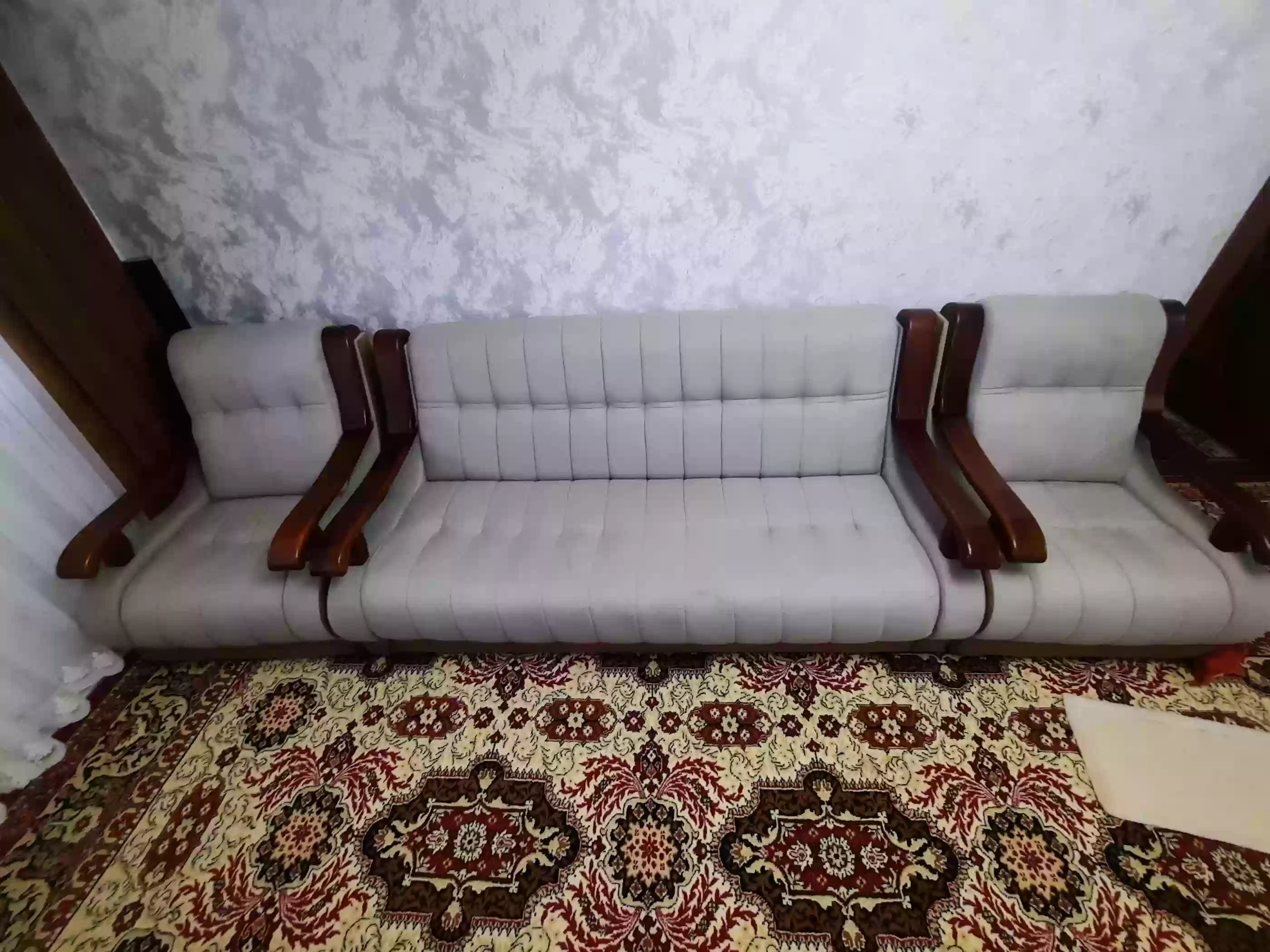 Диван