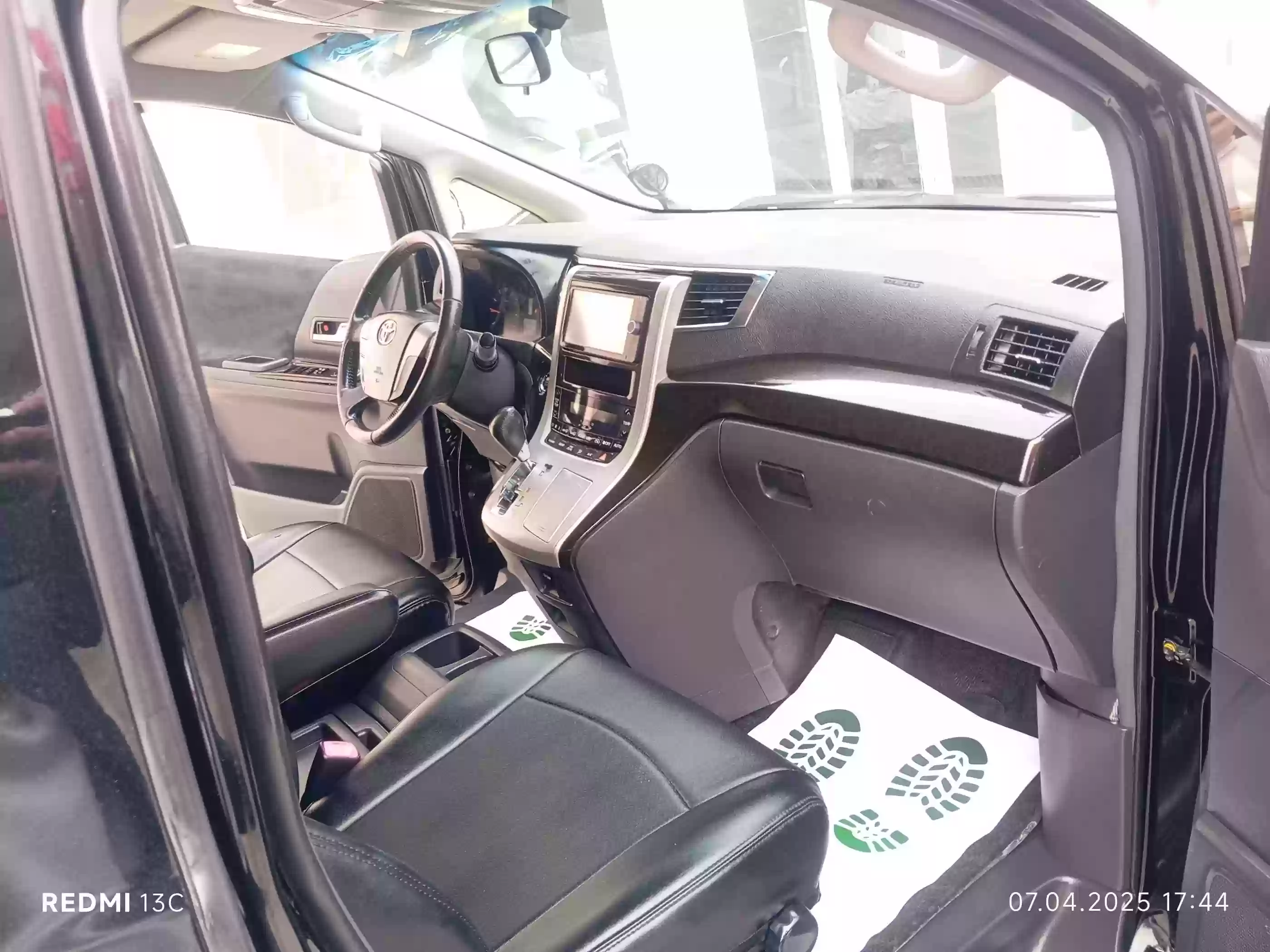 Toyota Alphard 2014