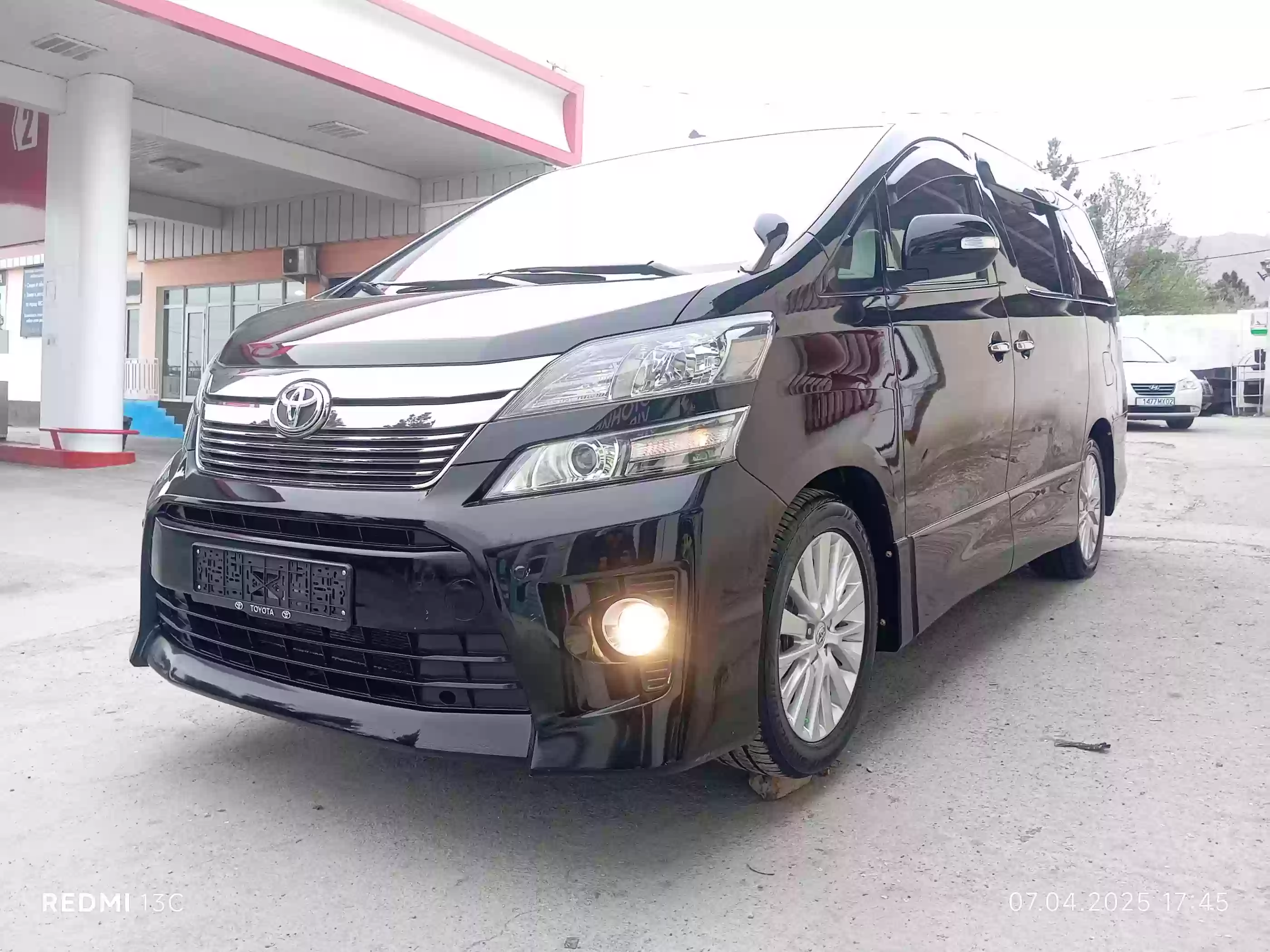 Toyota Alphard 2014
