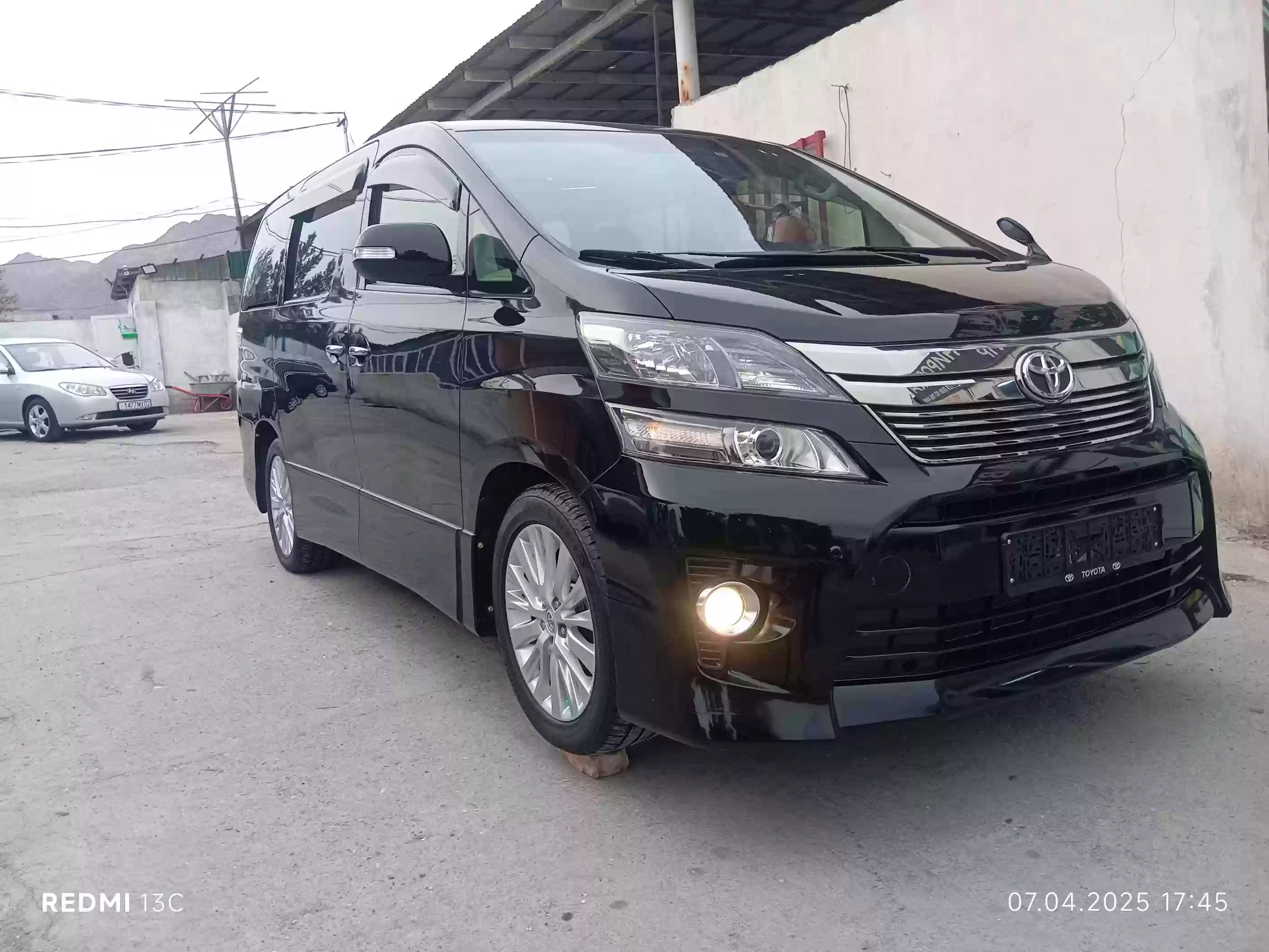 Toyota Alphard 2014