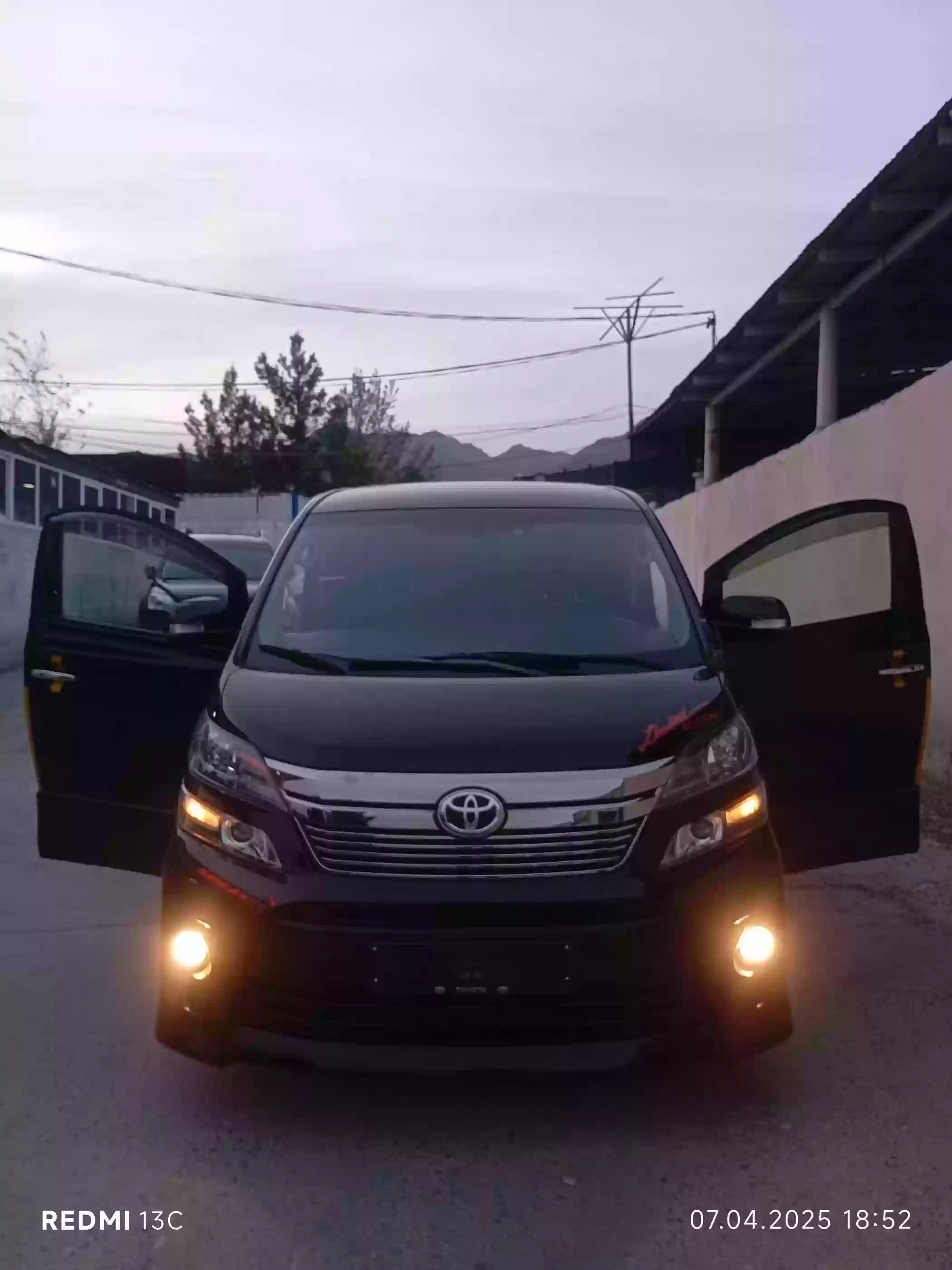 Toyota Alphard 2014