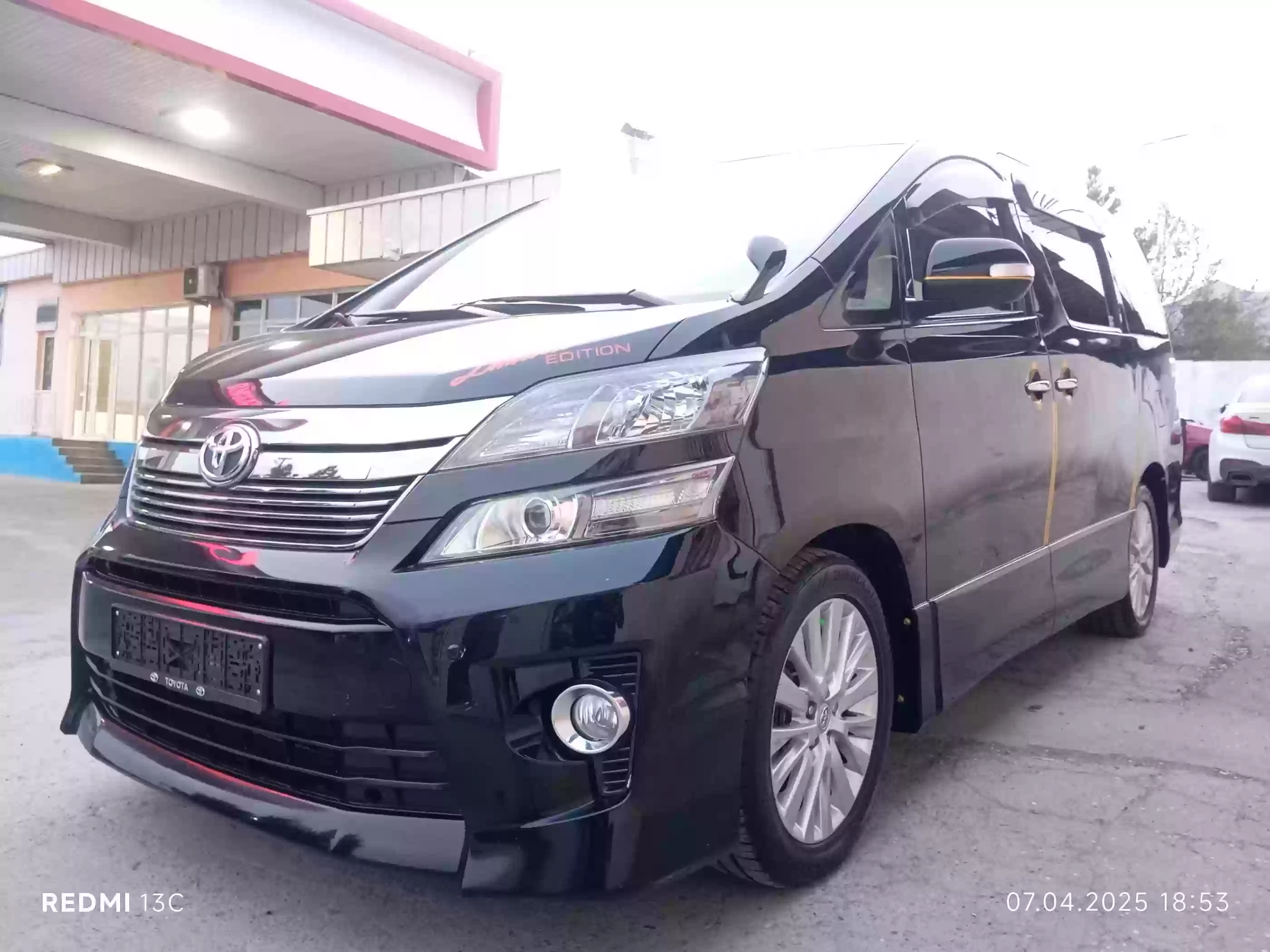 Toyota Alphard 2014