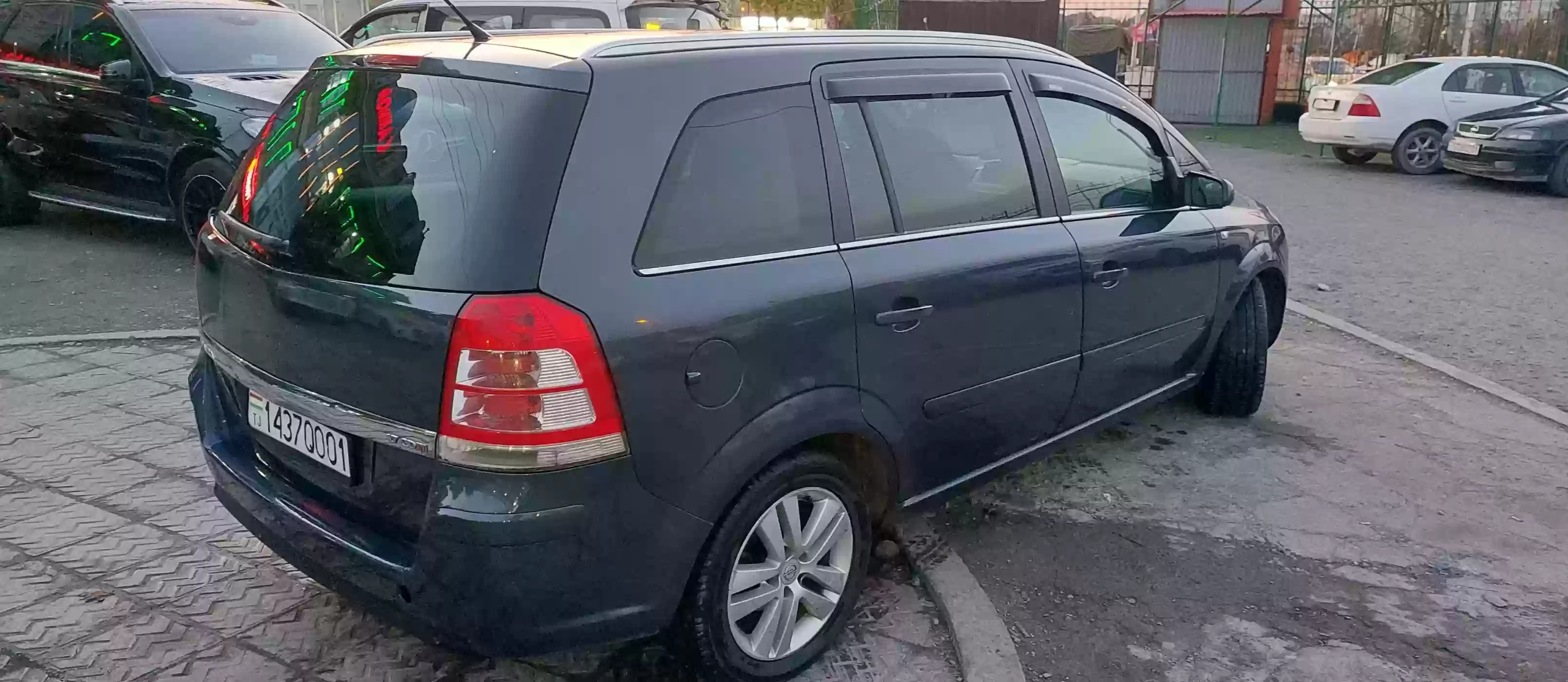 Opel Zafira 2008 — миниатюра 5