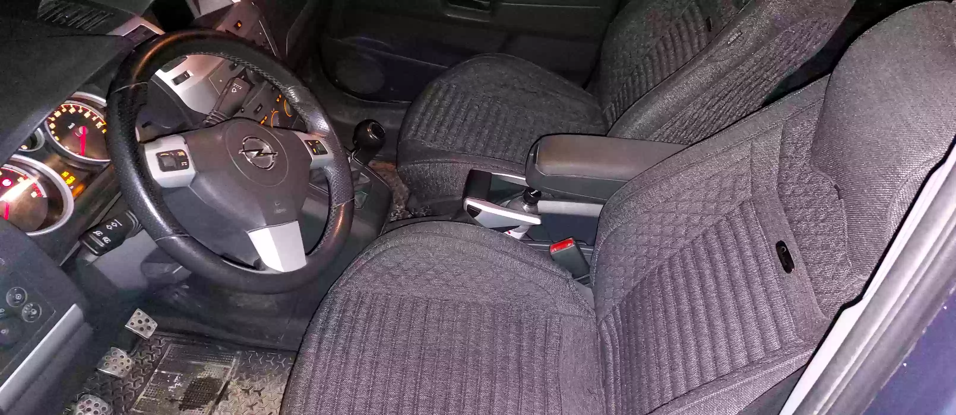 Opel Zafira 2008 — миниатюра 10