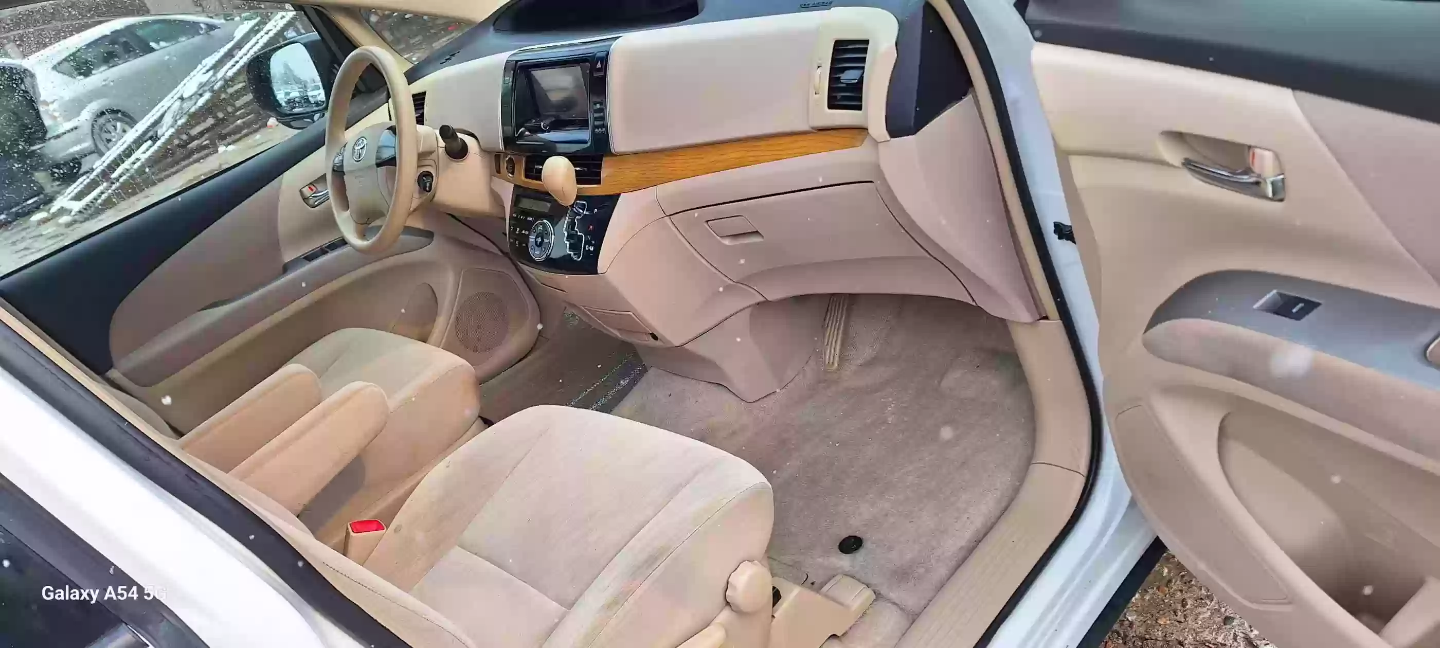 Toyota Estima 2015