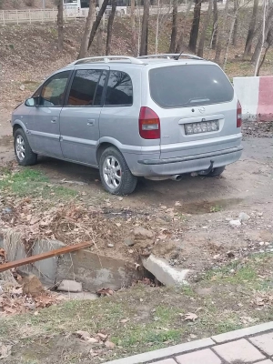 Opel Zafira 1999 — миниатюра 2