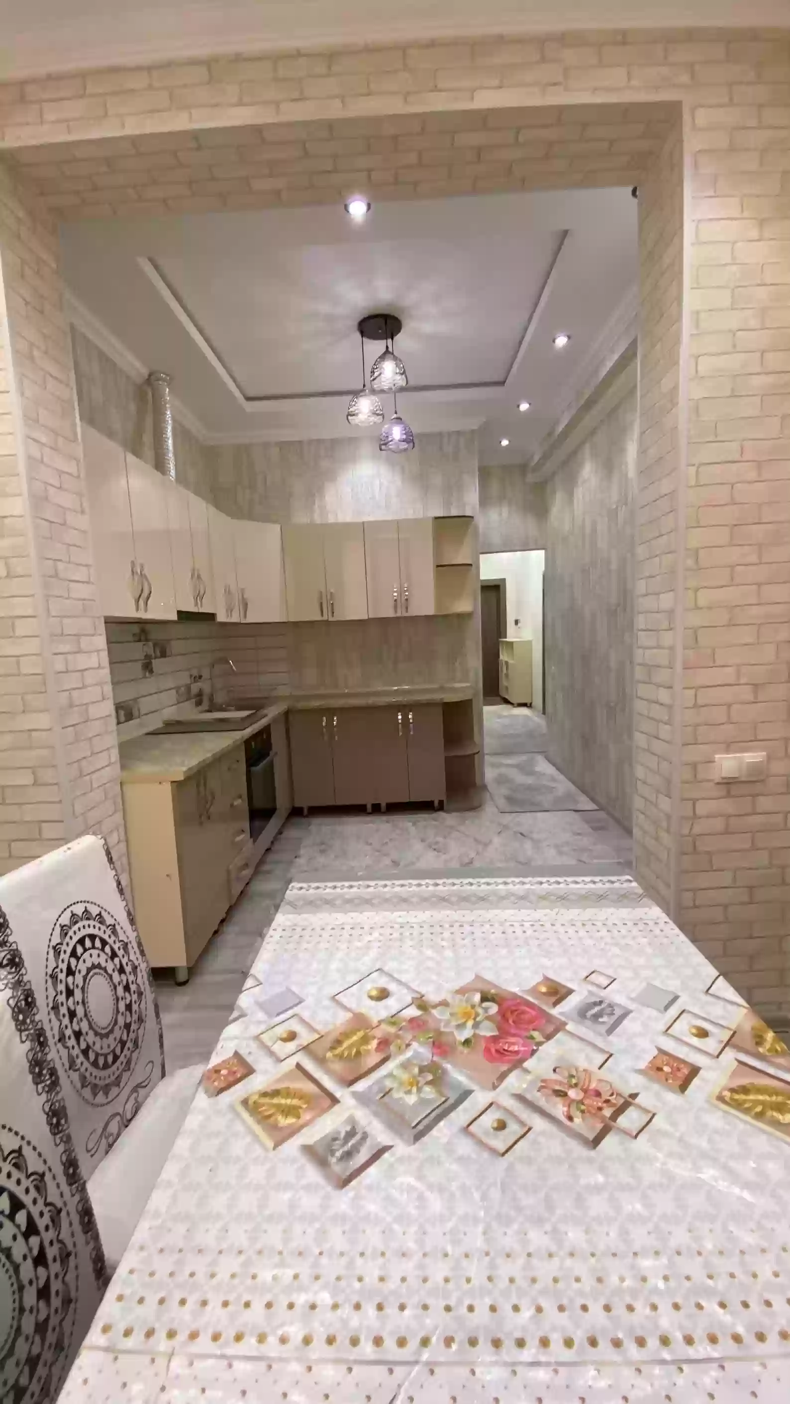 2-к квартира, 2 этаж, 60 м², Фирдавси