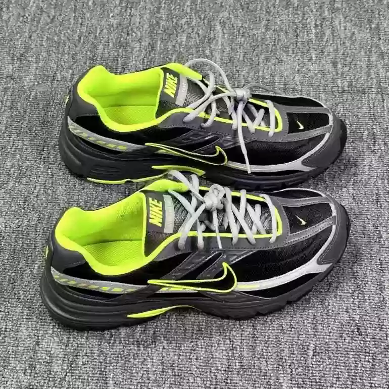 Кроссовки Nike
