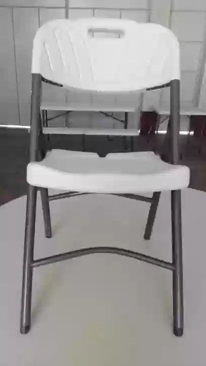 Стул пластиковый складной 