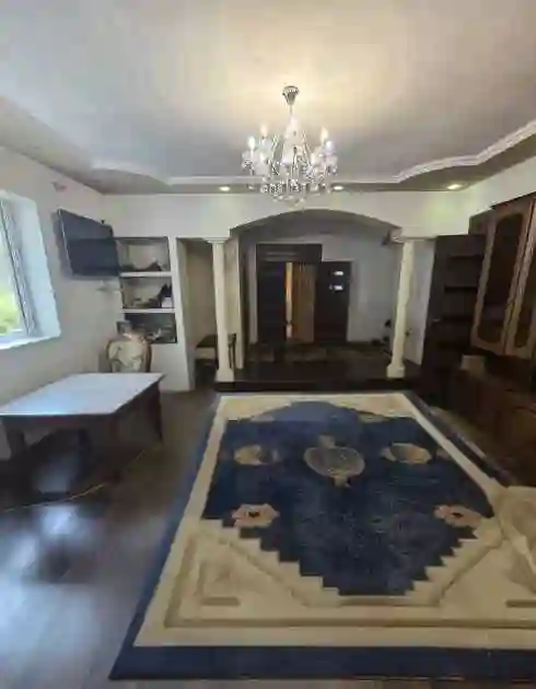 2 этажный, 9-комн. дом, 300 м², 6 соток, Фирдавси, район мясокомбинат