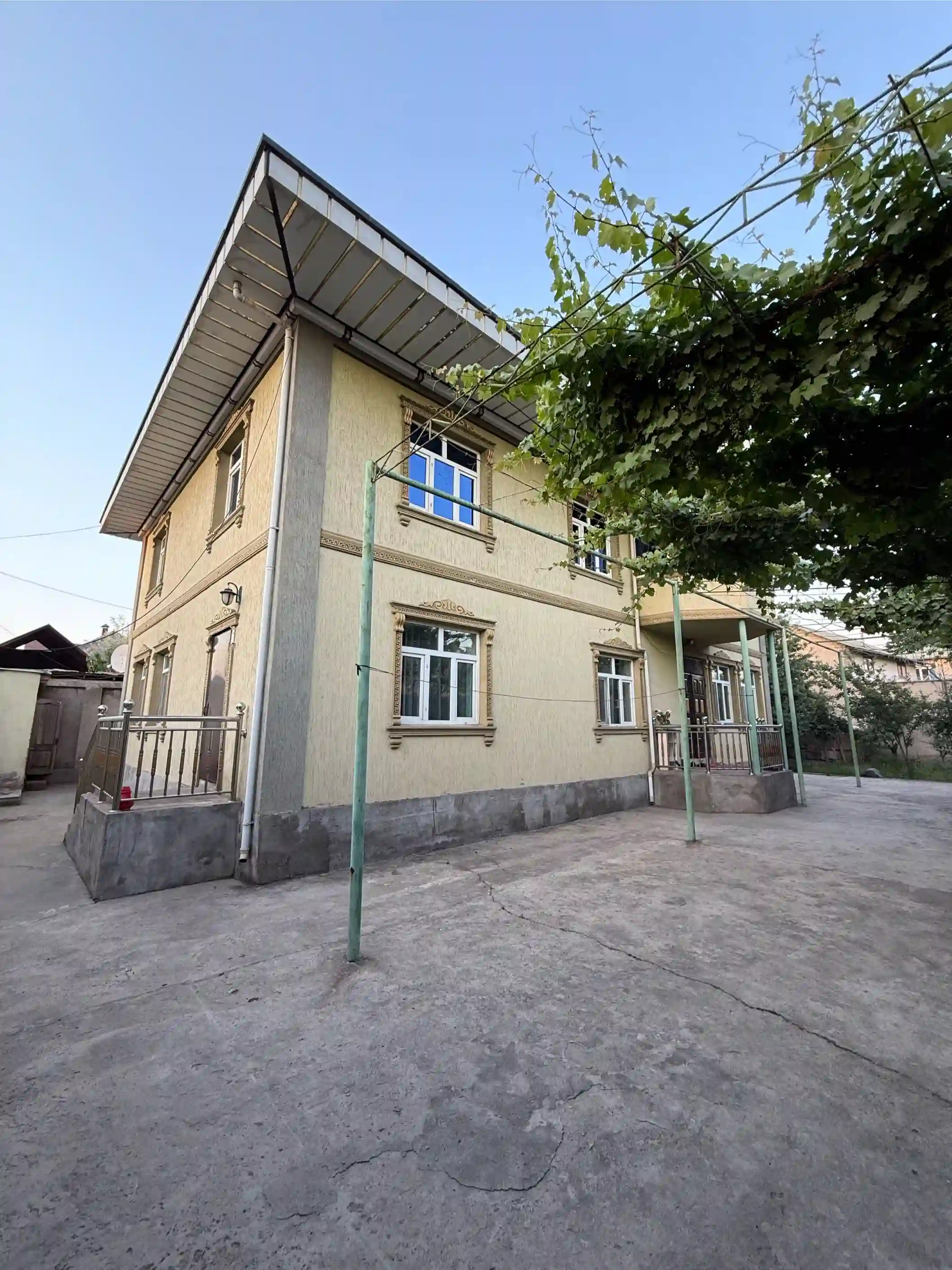 2 этажный, 8-комн. дом, 400 м², 500 соток, Фирдавси