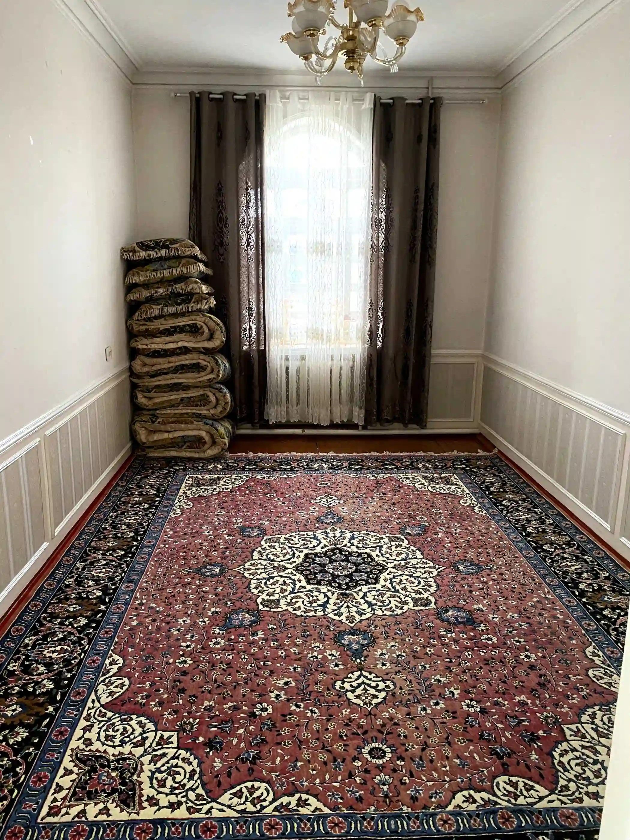 3 этажный, 14-комн. дом, 550 м², в центре города Куляб