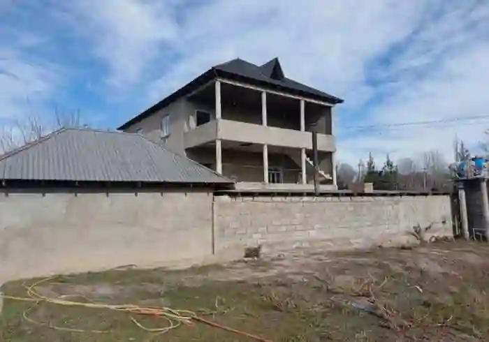 3 этажный, 5-комн. дом, 352 м², 9 соток, Ваҳдат