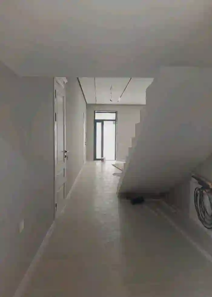 2 этажный, 8-комн. дом, 2852 м², 4 соток, Шохмансур