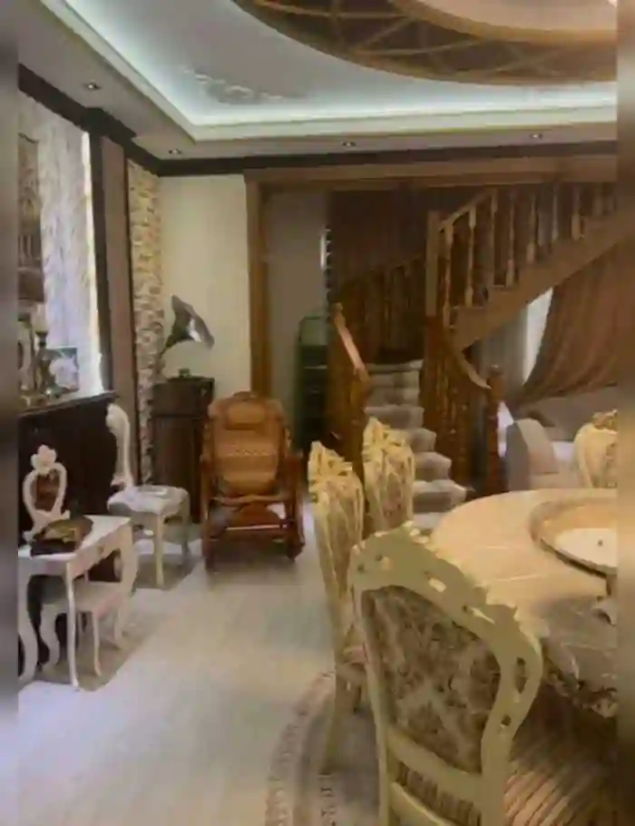 4-к квартира, 3 этаж, 216 м², Шохмансур